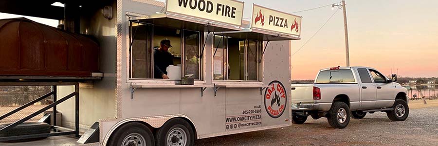 Oak City Pizza Food Truck pulled by truck